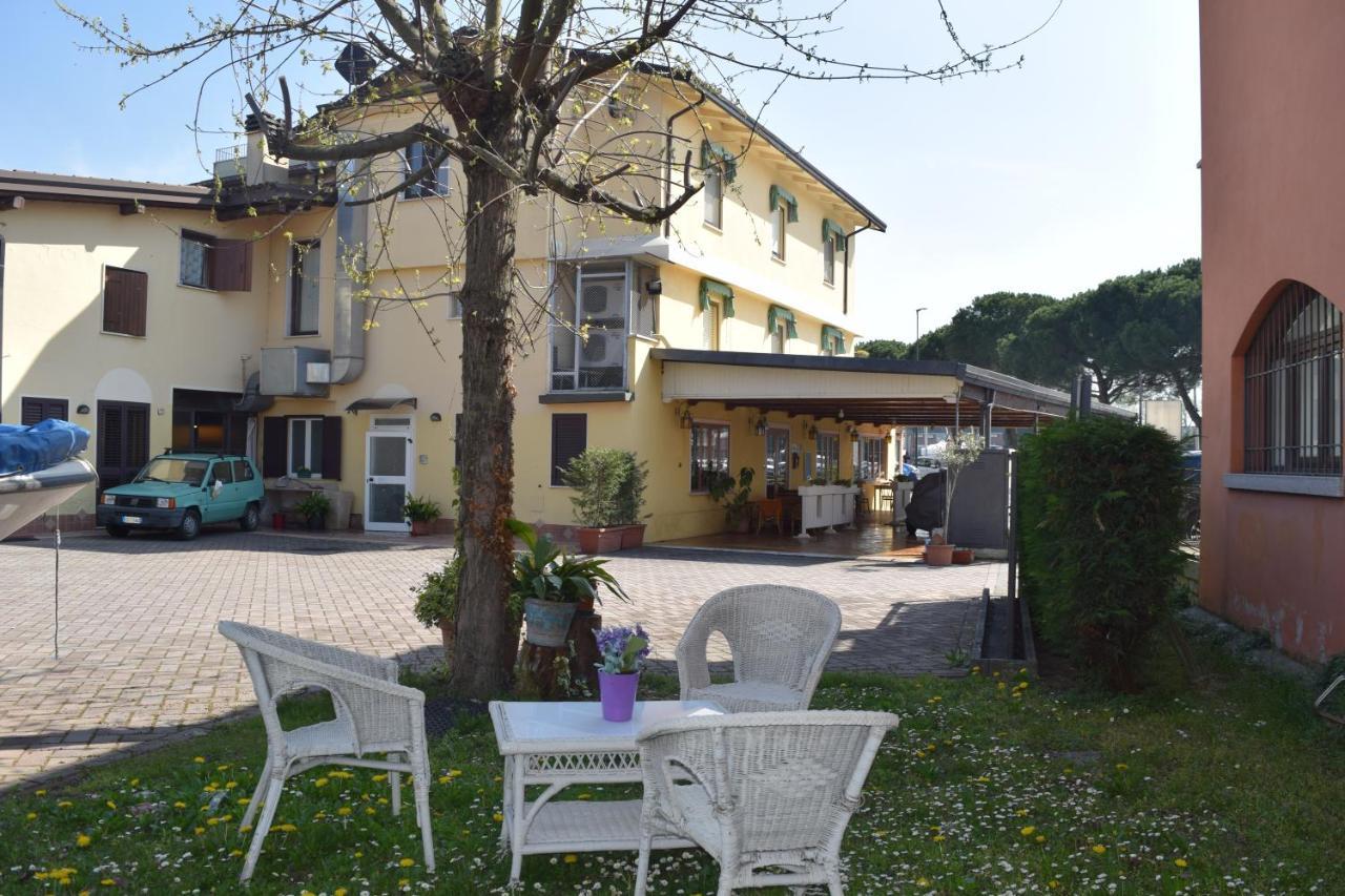 Albergo Trattoria Fioravante Peschiera del Garda Exterior foto