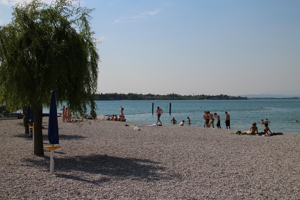 Albergo Trattoria Fioravante Peschiera del Garda Exterior foto