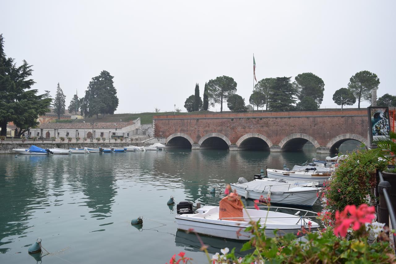 Albergo Trattoria Fioravante Peschiera del Garda Exterior foto